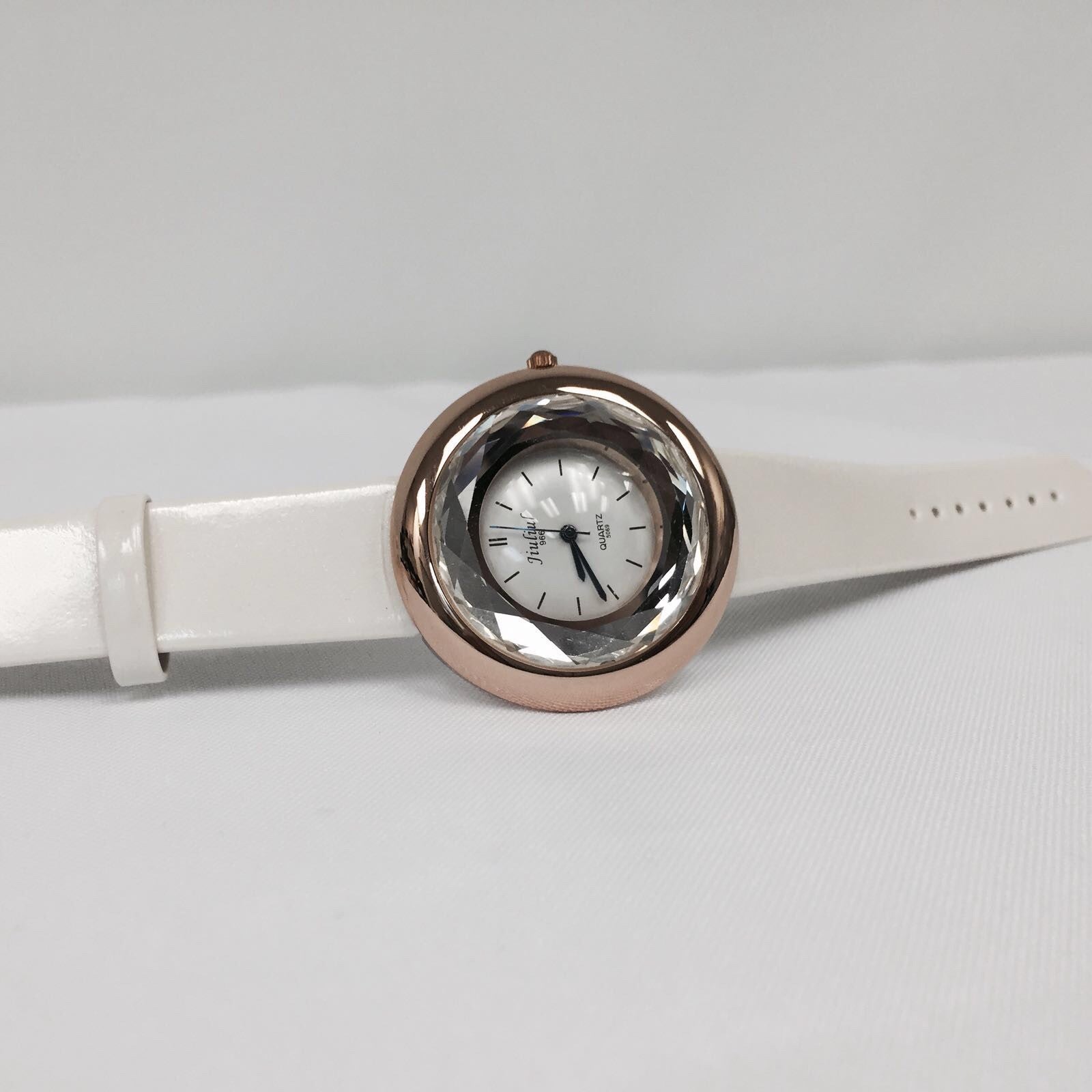 Jiuliu Round Copper Watch