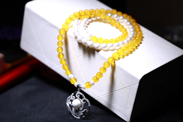 Yellow Agate & White Shell Bead Bracelet