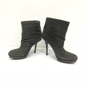GUCCI Grey Suede Heels